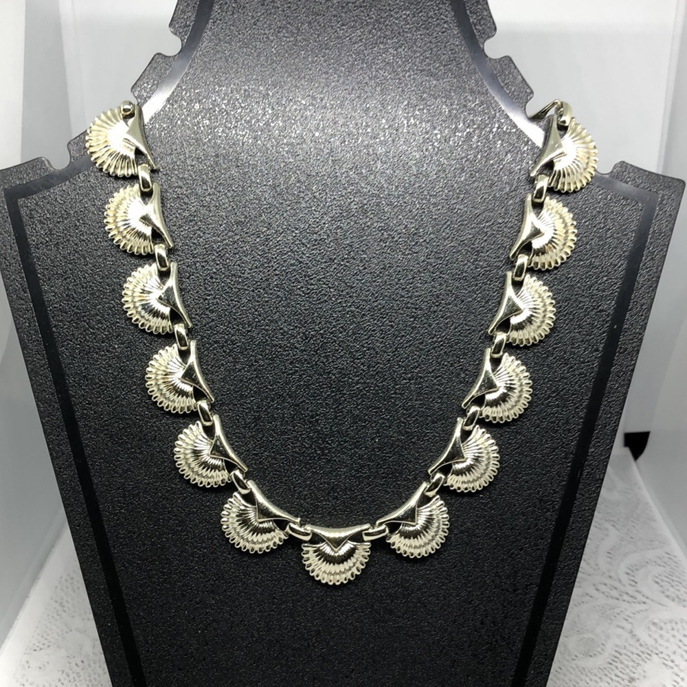 Vintage Coro metal fan shell collar or choker necklace costume dressy two tone.